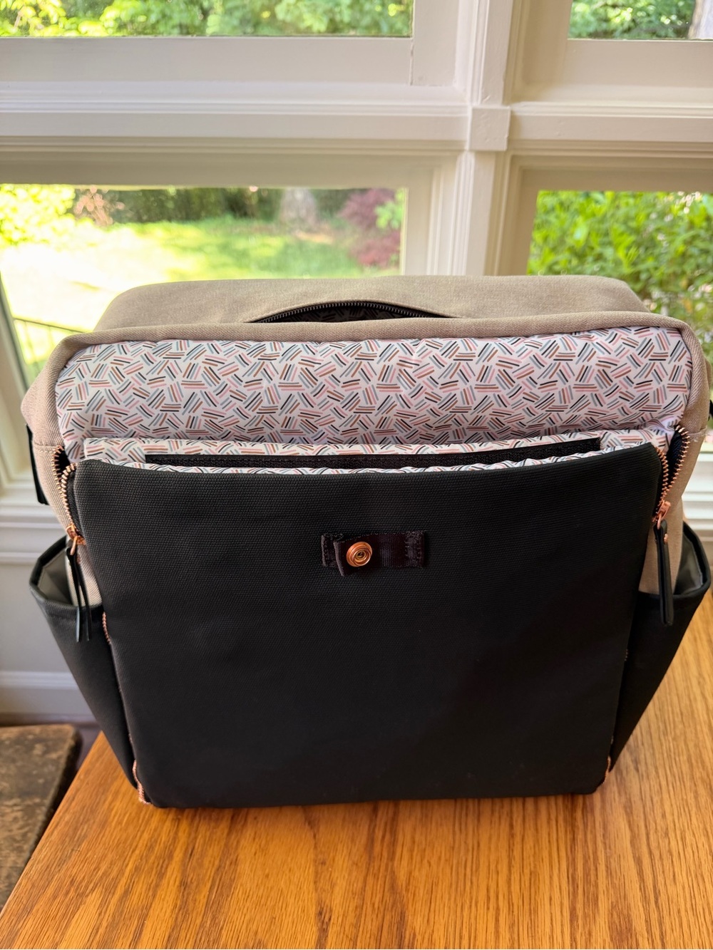 Petunia Pickle Bottom Two-Tone Creamy Taupe and Black Diaper Bag - Picture 4 of 6